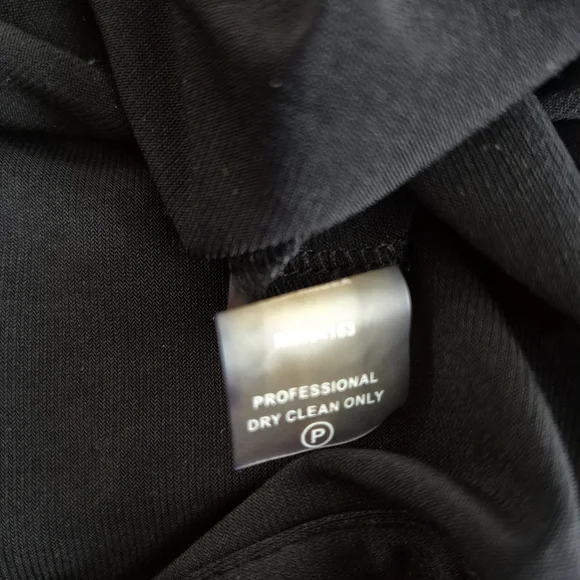 Calvin Klein Black and Gold Maxi Jumpsuit with Wide-Leg Design - Picture 8 of 8